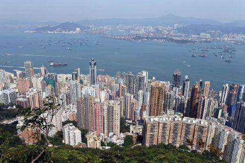 英媒称内地开发商推高香港房价 14年暴涨364%